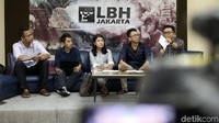 Koalisi Masyarakat Sipil Selamatkan MK memberikan keterangan pers terkait proses seleksi hakim konstitusi.