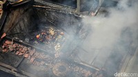 Diduga api berasal dari gudang penyimpanan lilin.