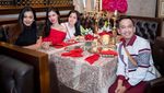 Ini Kebersamaan Della Perez dan Keluarga Saat Kulineran