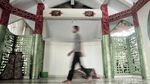 Melihat Keunikan Arsitektur Musala Babah Alun di Kolong Tol Jakarta