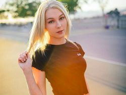 Pacari Pria Asia, YouTuber Cantik Ini Tak Henti Kena Bully