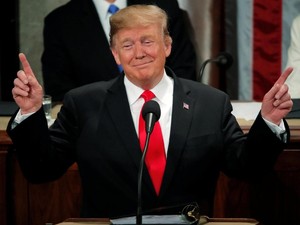 Mengintip Romantisme Trump dengan Boeing