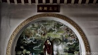 Gereja Santa Maria de Fatima, Glodok, awalnya gereja ini adalah rumah dari seorang Tionghoa. Kemudian pada 1950, seorang pastur membeli rumah tersebut dan menjadikannya gereja.