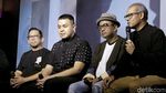 Sajian Beda Tulus di Konser Monokrom