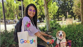 Kantor pusat Google sangatlah luas, makanya disediakan sepeda bagi karyawan agar tidak capek berjalan. (Foto: detikINET/Rachmatunnisa)
