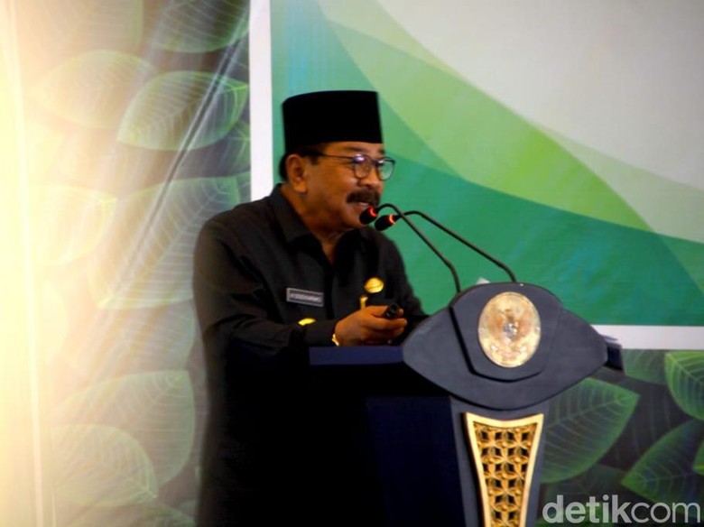 Gubernur Soekarwo Punya Alasan Belum Nyatakan Jatim KLB DB Gubernur Soekarwo Punya Alasan Belum Nyatakan Jatim KLB DB