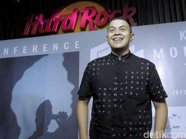 Usaha Mempertahankan Hubungan di Klip Adu Rayu Yovie, Tulus dan Glenn