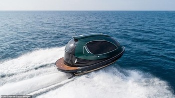 “Saya ingin membuat perahu, meski tidak terlalu besar tapi mampu menarik perhatian orang karena gayanya”, ujar Lazzarini. (Foto: Jet Capsule)