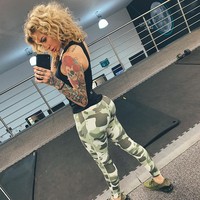 Bagi Sallie, jika memang bisa melakukan operasi plastik dengan memasang implan di tumit, hal itu akan sangat membahagiakannya. Apalagi dirinya memang terobsesi memiliki tubuh sempurna demi menambah popularitas di media sosial. Foto: Instagram