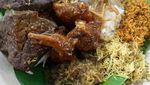 Sarapan Kenyang dan Puas dengan Nasi Krawu Berlauk Komplet