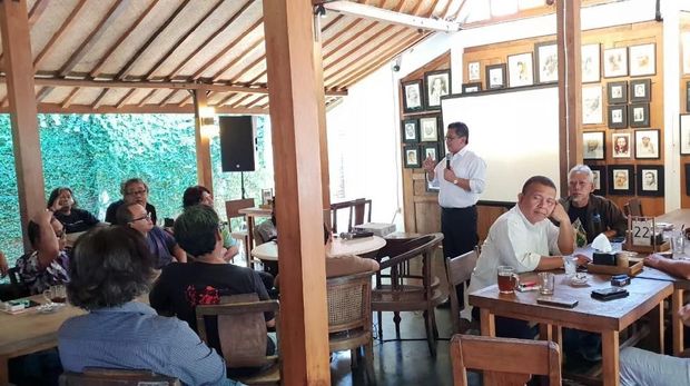 Hasto Konsolidasi dengan Butet-Djaduk untuk Deklarasi Seniman ke Jokowi
