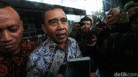 Kasus ini berawal dari operasi tangkap tangan (OTT) yang dilakukan KPK. Ada lima tersangka yang kemudian dijerat KPK, yaitu Sekjen KONI Ending Fuad Hamidy, Bendahara Umum KONI Johnny E Awuy, Deputi IV Kemenpora Mulyana, PPK pada Kemenpora Adhi Purnomo dkk, serta staf Kemenpora Eko Triyanto.