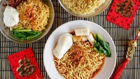 Nama kedainya memang Roti Bakar 88 tapi mie instan di sini tak boleh terlewatkan. Menu andalannya ada mie goreng sambal matah dan mie kuah susu. Foto: Instagram