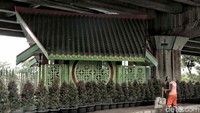 Warga yang tak tahu pun bisa jadi mengira bangunan Musala Babah Alun adalah klenteng atau vihara karena arsitekturnya yang sangat kental dengan gaya oriental.