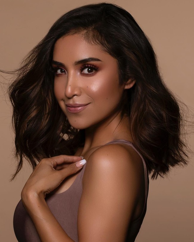 Penggemar makeup bisa jadi mengenal sosok YouTuber kecantikan Dulce Candy. Memiliki lebih dari dua juta subscriber di YouTube dan satu juta followers di Instagram, Dulce melalui berbagai cobaan hidup sebelum kini akhirnya sukses. (Foto: Instagram @dulcecandy)