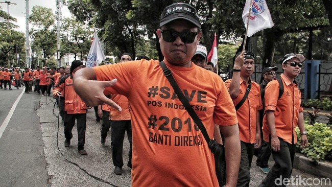 Curhat Pak Pos: Gaji Ditunda, Gaji Bos Lebih dari Rp 50 Juta