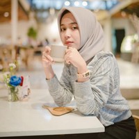 Beberapa anggota Jurnal Risa yang tergabung adalah Riana Rizki, Nicky Irham, Abimanyu Bhakti, dan masih banyak lagi. Salah satu sosok yang populer adalah Indy Ratna Pratiwi. Foto: Instagram/Indyratnap