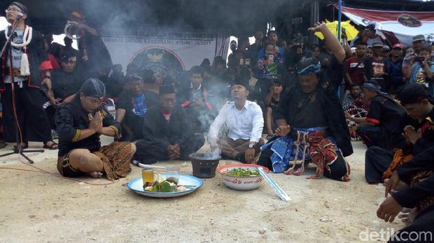Begini Cara Warga Tolak Bala Wabah Demam Berdarah di Ponorogo