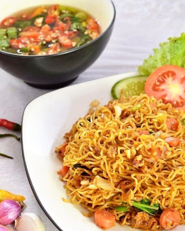 5 Kejadian Mengerikan hingga Tewas Akibat Banyak Makan Mie Instan 5 Kejadian Mengerikan hingga Tewas Akibat Banyak Makan Mie Instan