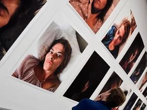 Setelah Tempat Tidur Berantakan, Tracey Emin Pamer Wajah Emosional