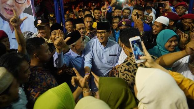 Sandi Disambut Pengurus Muhammadiyah Ngawi dengan Kuliner UMKM