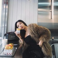 Choi Somi sendiri adalah seorang BJ yang cukup terkenal. Di Korea Selatan, BJ adalah sebutan untuk orang yang sering melakukan siaran di situs streaming. Foto: Instagram @cxxsomi