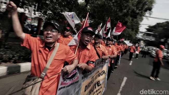 Gaji Ditunda, Pak Pos Minta Ganti Rugi Rp 1 Juta/orang