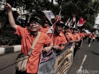 Gaji Ditunda, Pak Pos Minta Ganti Rugi Rp 1 Juta/orang