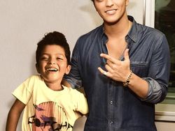 Photoshop Satukan Artis dan Masa Mudanya dalam Satu Frame