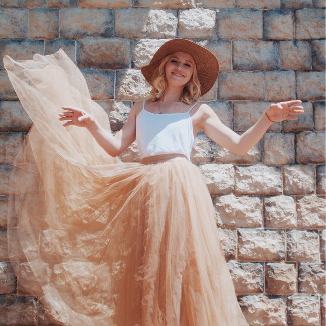 Paras menawan yang dimiliki oleh Svetlana ini juga membuat dirinya diberi julukan sebagai petinju tercantik di dunia yang berasal dari Rusia. Foto: Instagram @svetlana1kulakova