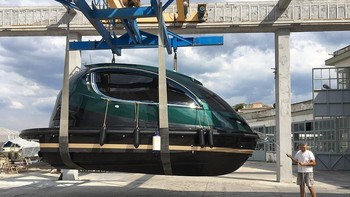 “Ini adalah kapal pesiar yang ringkas tapi mewah, cukup kecil untuk meminimalkan biaya perawatan yang tinggi, tapi cukup besar untuk membawa beberapa teman dan dapat berlayar dengan nyaman. tambahnya. (Foto: Jet Capsule)