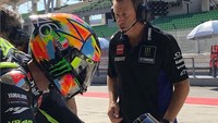 Dan selama tes di Sepang, Rossi akan menggunakan helm berwarna cerah ini. Foto: Instagram