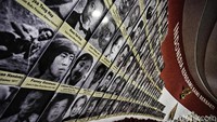 Untuk melihat sejarah datangnya warga Tionghoa ke Nusantara kita bisa datang ke museum Hakka di Taman Mini Indonesia Indah, Jakarta Timur. Di sana memuat berbagai koleksi sejarah dan tokoh-tokoh Tionghoa yang telah berjasa untuk Bangsa Indonesia.