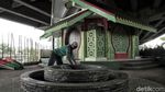 Melihat Keunikan Arsitektur Musala Babah Alun di Kolong Tol Jakarta