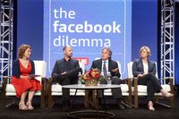 Roger McNamee berbicara mengenai Facebook.