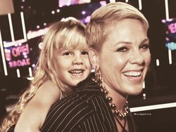 Photoshop Satukan Artis dan Masa Mudanya dalam Satu Frame