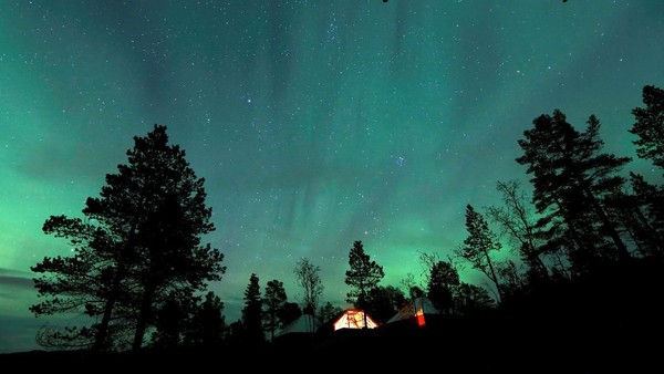 Menikmati Indahnya Pemandangan Aurora Borealis