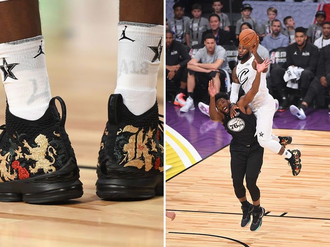 Di ranah basket, bintang NBA Lebron James menyempurnakan gayanya dengan sepatu khusus. Nike LeBron 15 x KITH edisi “Long Live the King” dihiasi bordiran bernuansa floral dan tulisan King yang merupakan inisial dari pebasket legendaris tersebut. (Foto: Getty Images)