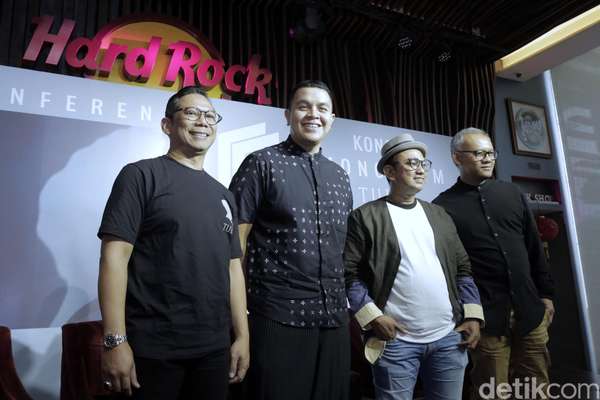 Usaha Mempertahankan Hubungan di Klip Adu Rayu Yovie, Tulus dan Glenn