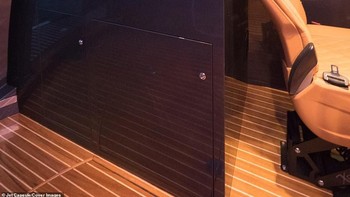 Di bagian belakangnya terdapat toilet mini serta minibar. Dilengkapi juga pendingin serta pemanas ruangan. (Foto: Jet Capsule)