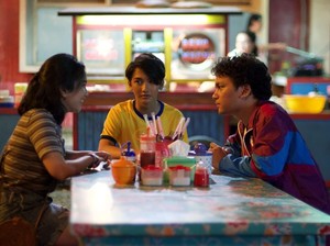 Humor Nyeleneh yang Hidupkan Terlalu Tampan