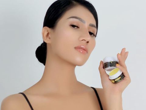 Aura Kasih Buka-bukaan, Veronica Tan Masak Buat Anak saat Imlek