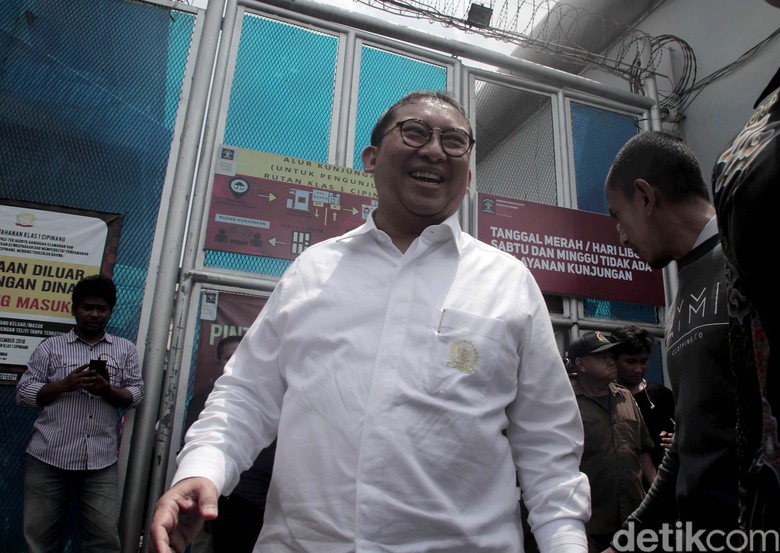 Kubu Jokowi Bakal Berbaju Putih di Pencoblosan, Fadli Zon: Bagus! Kubu Jokowi Bakal Berbaju Putih di Pencoblosan, Fadli Zon: Bagus!
