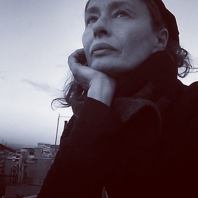 Lain dulu, lain sekarang. Kehidupan Nastasia berubah 180 derajat. Tidak ada lagi hari-hari yang penuh dengan keglamoran karena perempuan yang saat ini berusia 57 tahun itu hidup menggelandang di jalanan Barcelona, Spanyol. Foto: Instagram