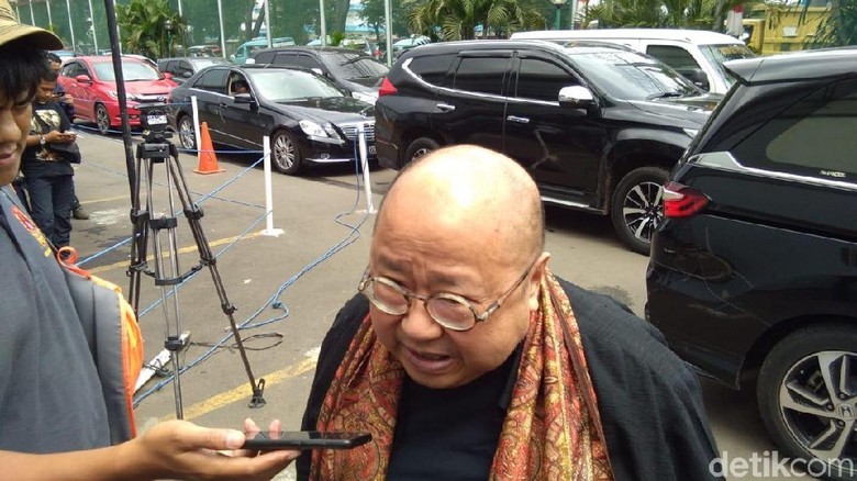 Lieus Sungkharisma dan Jaya Suprana Ikut Jenguk Ahmad Dhani di Cipinang Lieus Sungkharisma dan Jaya Suprana Ikut Jenguk Ahmad Dhani di Cipinang