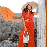 Namun, kehidupan Dulce kini sudah berubah 180 derajat. Kepercayaan diri sudah didapatnya. Tidak ada lagi baju-baju dari hasil sumbangan. YouTuber yang sudah pernah menjadi bintang tamu Lifetime’s Project Runway, The Today Show, Access Hollywood dan Good Morning America itu bisa menikmati buah kerja kerasnya dengan memakai barang-barang branded yang harganya tidak murah. (Foto: Instagram @dulcecandy)