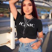 Merasa kehilangan sisi kewanitaan dalam dirinya, Dulce mulai membuat video tentang kecantikan. Pada saat itu dia melakukan syuting di kamarnya dan mulai berbicara ke kamera tentang eye shadow Mary Kay. Aku grogi sekali dan ada banyak kesalahan dalam kalimatku, kenangnya seraya tertawa. Tapi aku sangat senang karena saat jadi tentara, kita tidak diizinkan mengekspresikan diri kita sebagai individu, ujarnya. (Foto: Instagram @dulcecandy)