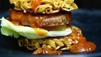 Kafe ini namanya unik, Be-em Cafe yang merupakan singkatan Banyak Menu, Banyak Mau. Menu mie instan di sini juga tak kalah menarik, ada burger Indomie, kebab Indomie, Indomie Tek-tek dan Pizza Indomie. Foto: Instagram