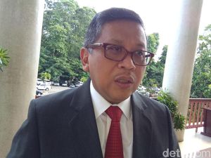 PDIP: Rocky Gerung Hina Agus Salim, Tinggalkan Status WNI!