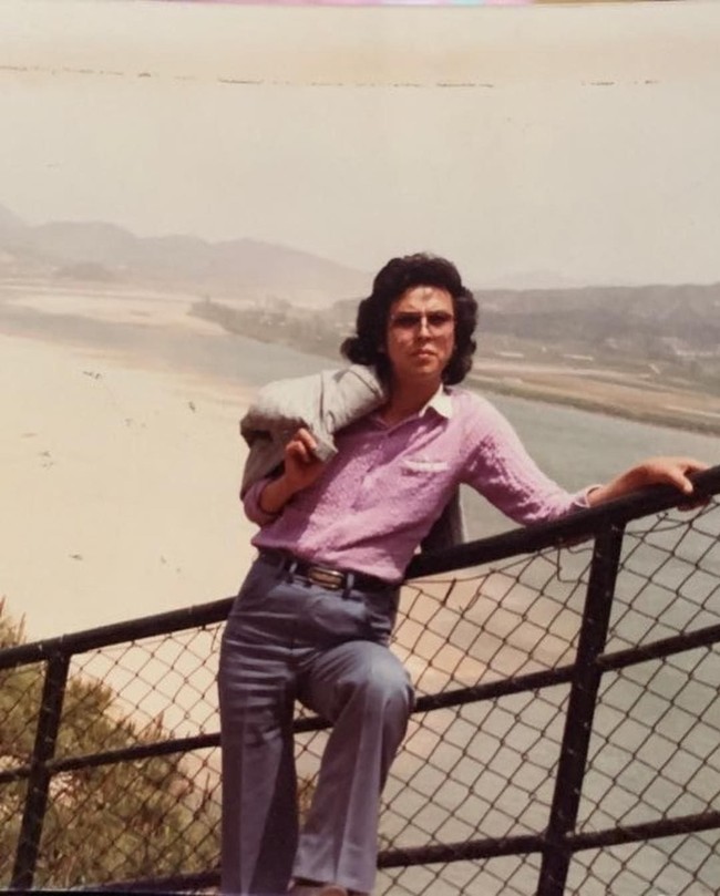 Dalam foto ini, terlihat jika sebenarnya ia sudah punya bakat jadi model sedari muda. Foto: Instagram @cildugim